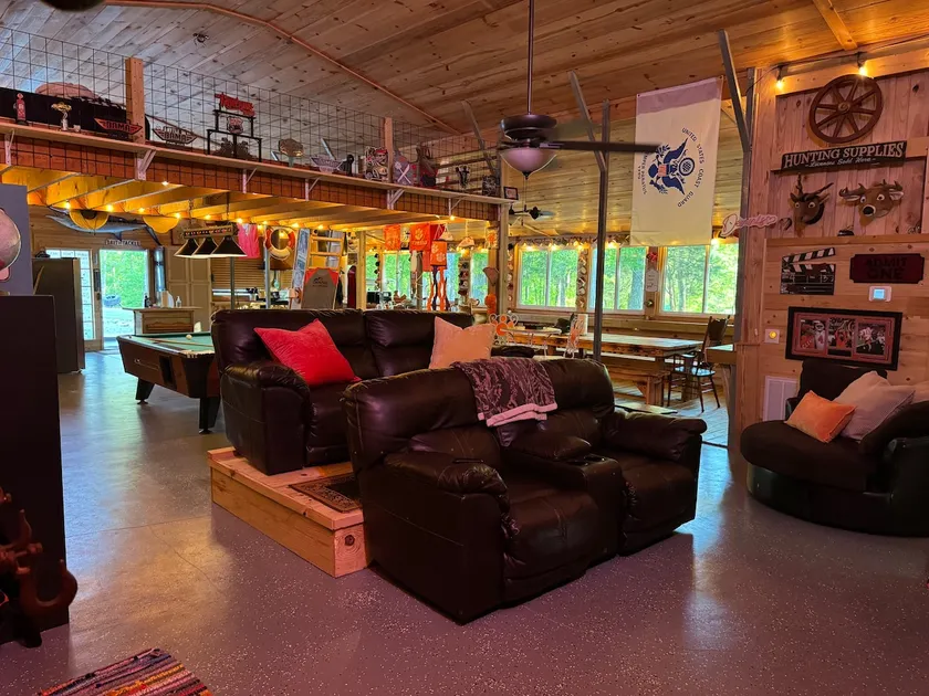 Papa G's Pad - Image 1