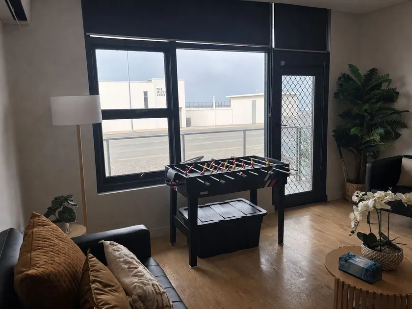Beachfront Apartment in Brighton - Image 1