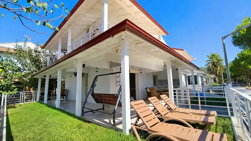 Family Villa Steps From the Beach - Image 1