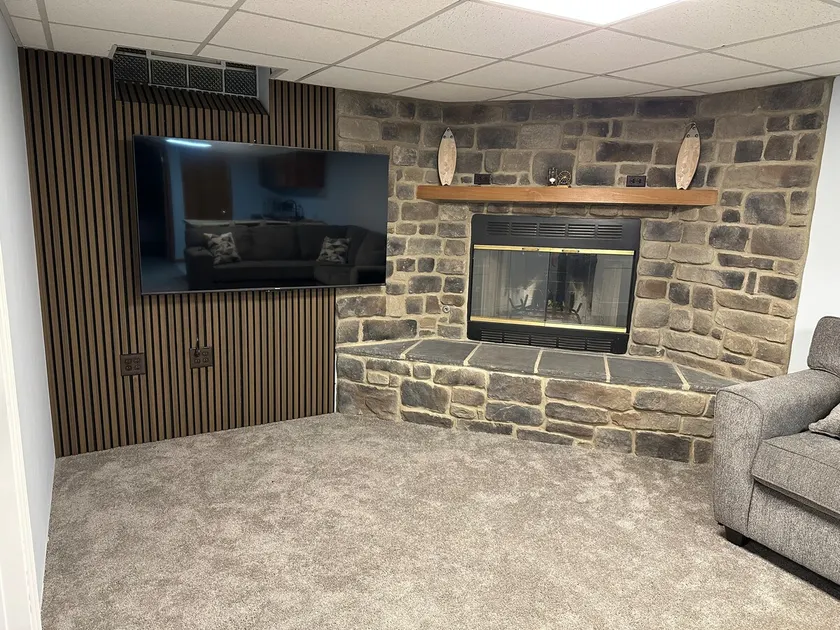 Family-Friendly Stay with Style- basement - Image 1