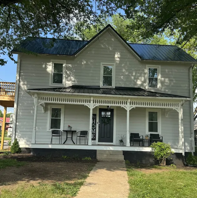 2 bedroom Downtown Greeneville Park Place - Image 1