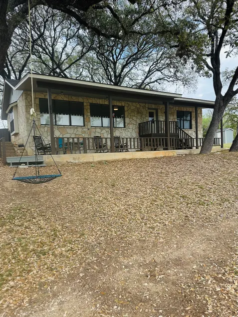 Secluded Medina River Cabin - Image 1