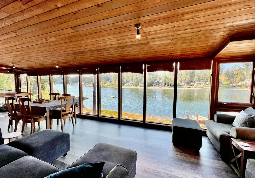 Stretch Island Waterfront Oasis * Sunroom | Tides - Image 1