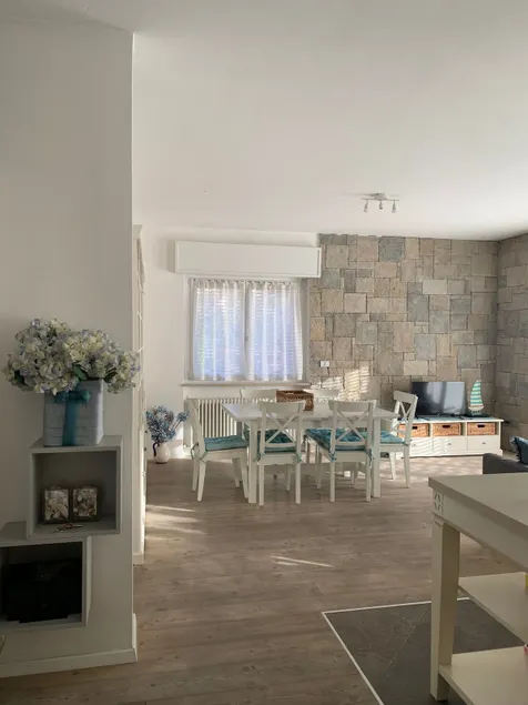Appartamento caneve - Image 1