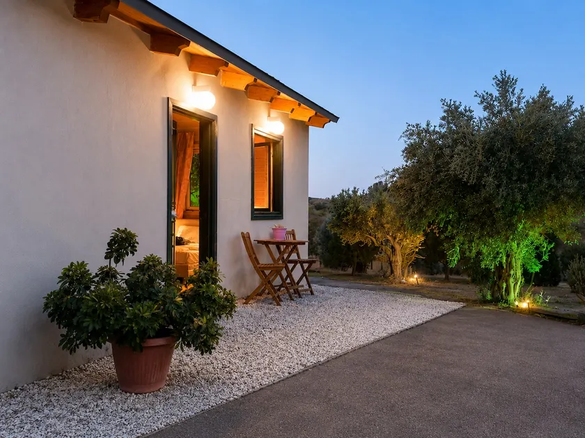 Cozy Studio in Olive Grove - Image 1