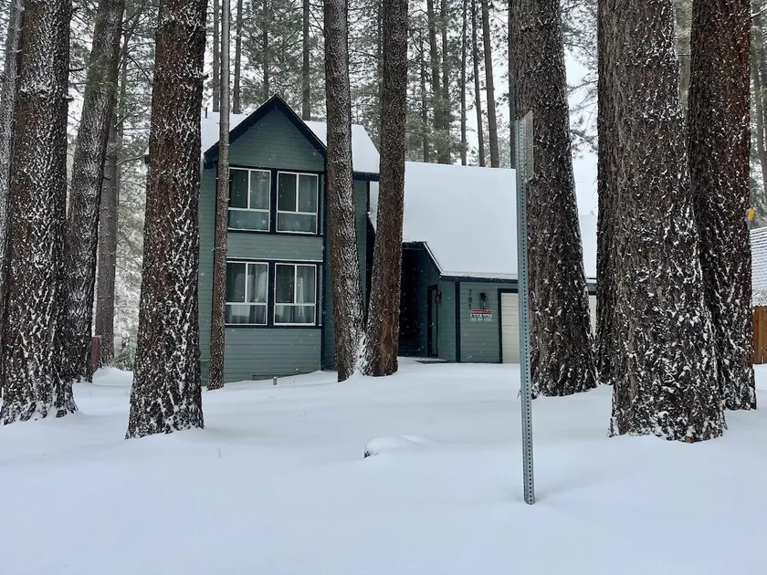 Steps to Snow Summit · Game Room & Spa · 3BR/3BA - Image 1