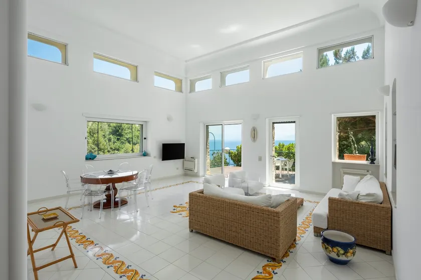 Villa terrace seaview beach access free parking - Image 1
