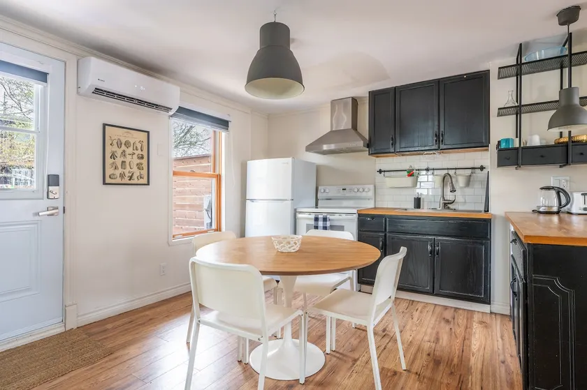 Large 2-bedroom apartment - Downtown Quebec City - Image 1