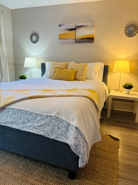 3 Br Hidden Gem, Near Falls, Niagara On The Lake - Image 1