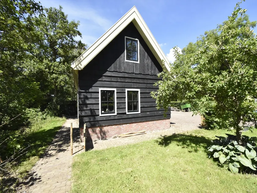 Pet-friendly Apartment in Sint Maartensbrug - Image 1