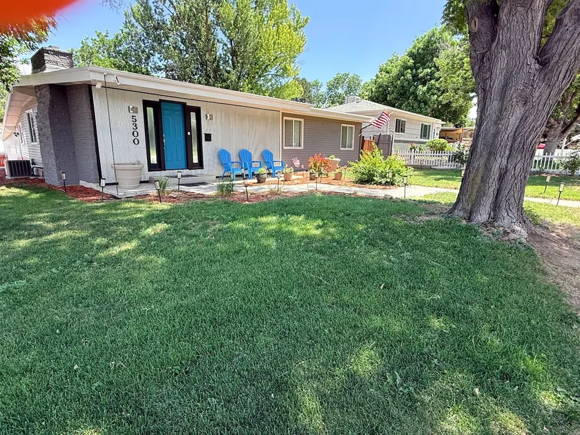 Private Lower-Level Retreat Near Red Rocks, Denver and Olde Town Littleton - Image 1