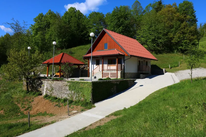 Valley View Holiday Home with Sauna Mrak - Image 1