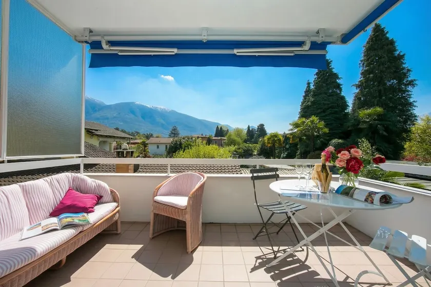 Charm Apartment with Balcony and Parking - Happy Rentals - Image 1