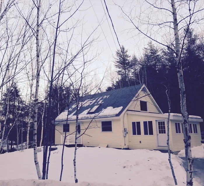 Family Home Near the Mountains & Lake - Image 1
