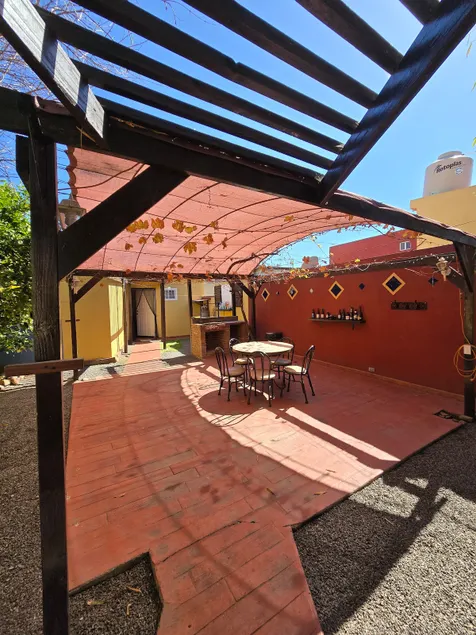 Apartment with a private patio - Image 1
