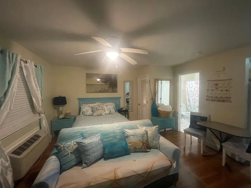 Beachside Love Nest Close to Keesler - Image 1