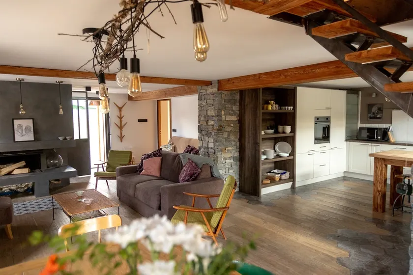 Chalet Rinuy 100m from the chair lift - Image 1