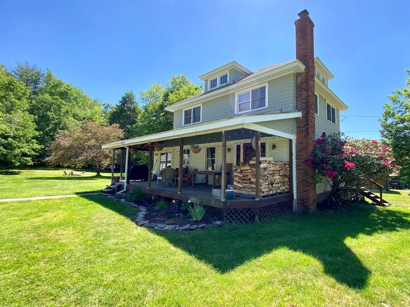 Beautiful Craftsman Home in Lake Huntington - Image 1