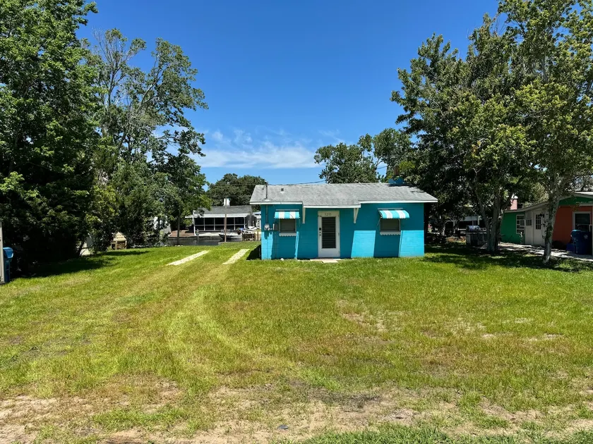 WATERFRONT COTTAGE w/ACCESS TO WEEKI WACHEE RIVER & GULF FRESHLY REMODELED! - Image 1
