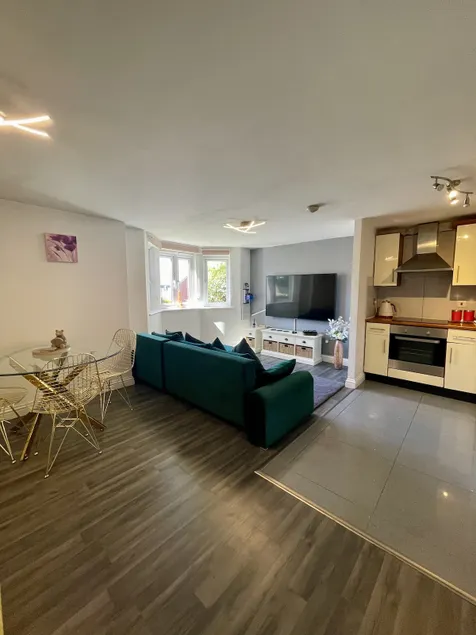 Empire Serviced Apartments - Image 1