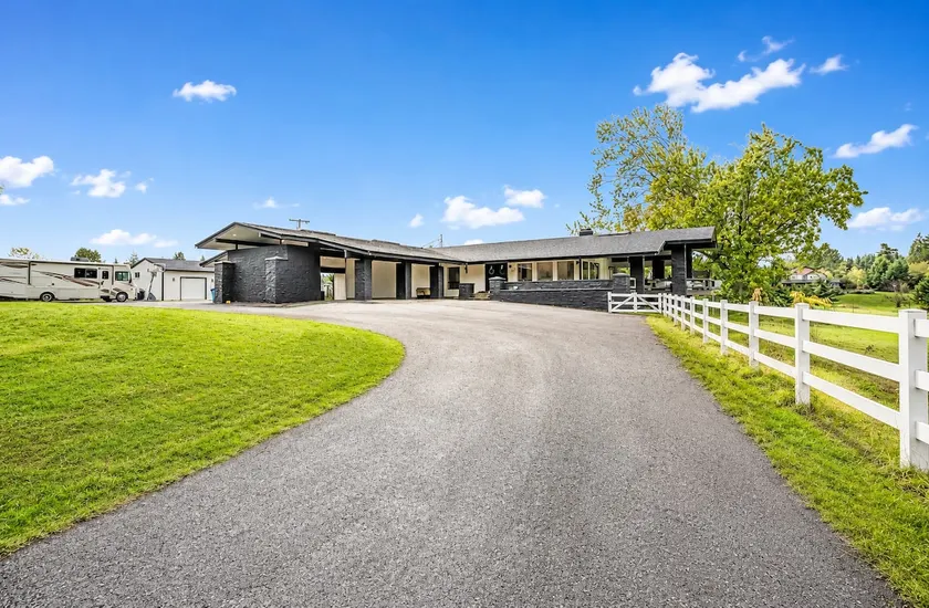 22 Acres Home w/hot tub minutes from Ilana Casino. - Image 1