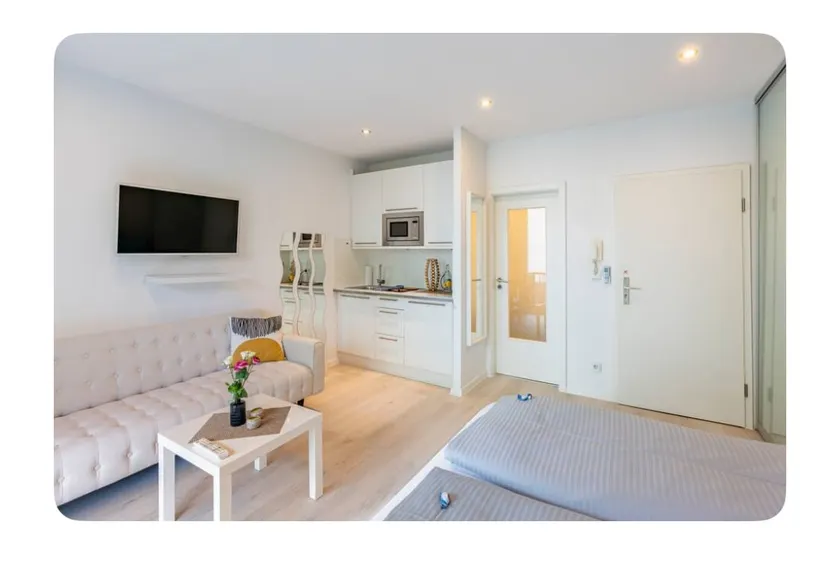 Lisa's modern studio apartment near Marienplatz - Image 1