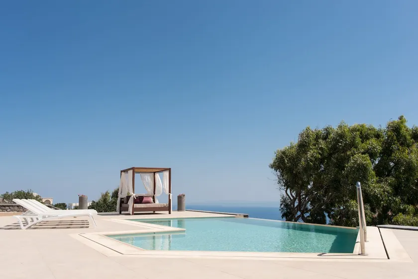 Amaranthine Villa - Image 1