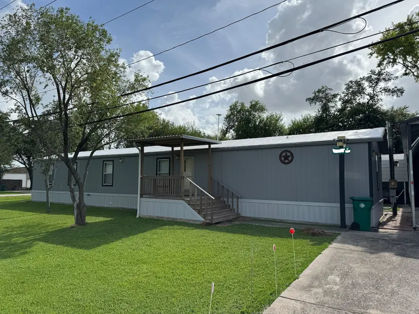Clean Spacious 3BR Near NASA & Kemah | Great Value - Image 1