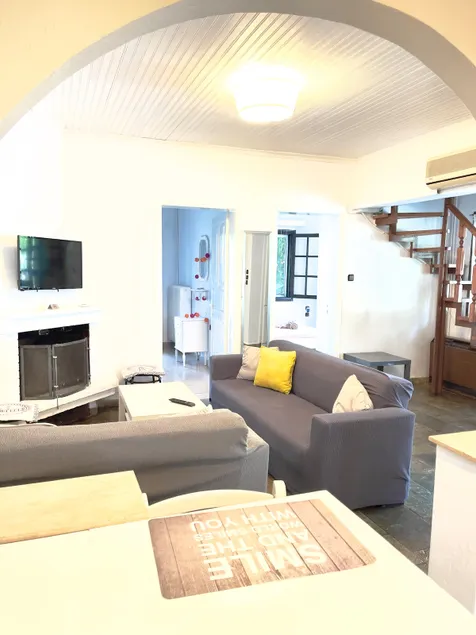 Elenis Beach House - Image 1