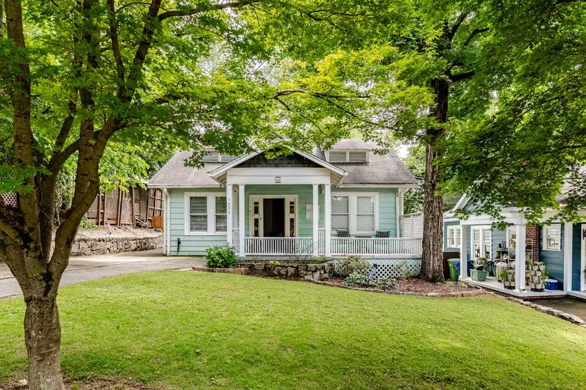 Spacious Candler Park 3BD/2BA| Walk to Park, Shops - Image 1
