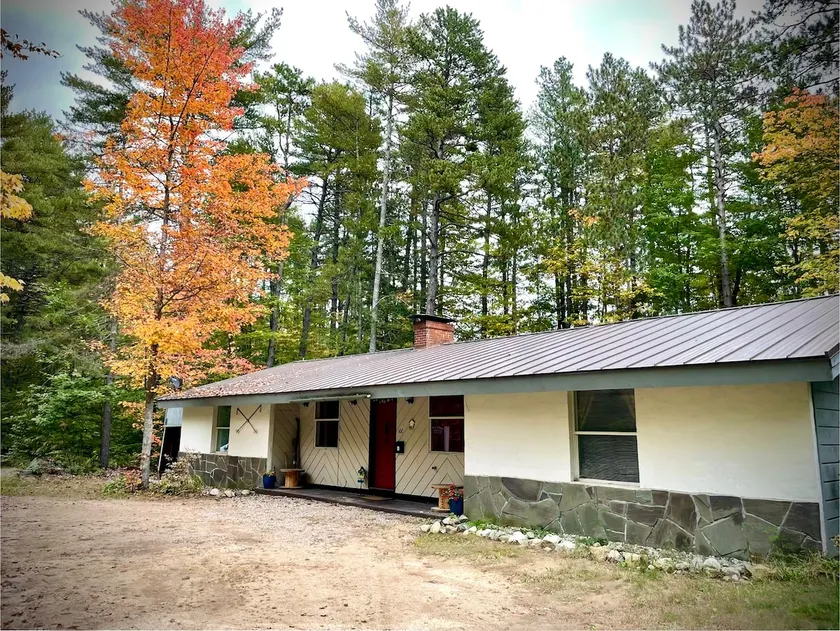 Locally Owned Pet Friendly N. Lakes One Level Home - Image 1