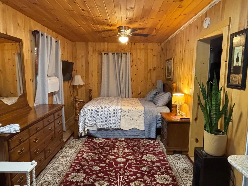 Cabin style w/private entrance 5 minut:MSU&Sparrow - Image 1