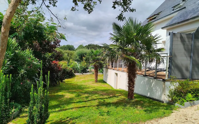 CONTEMPORARY LANDSCAPED HOUSE 5 MIN FROM QUIMPER - Image 1