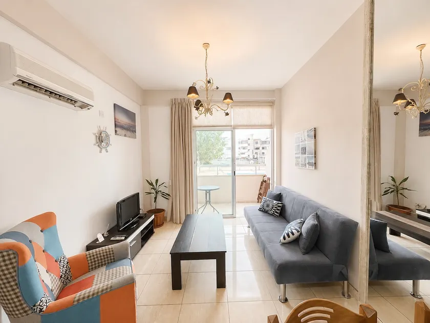 Spacious 1BD - Marina Blue Apt. - Image 1