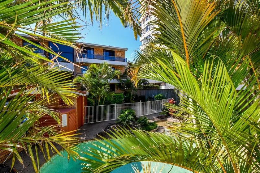 Lamer 1 Beach Access Courtyard Apt - Image 1