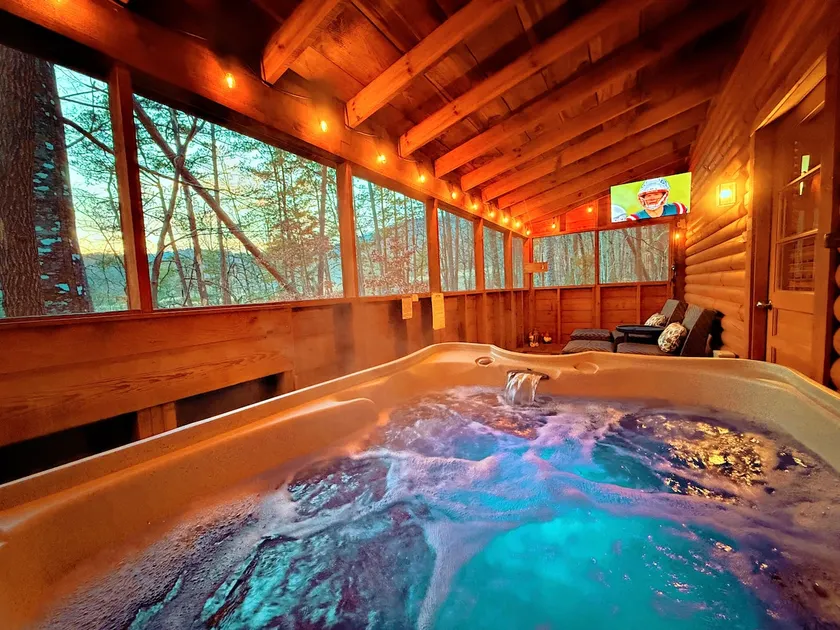 Private Woodsy Oasis Hot Tub Views & Video Games - Image 1