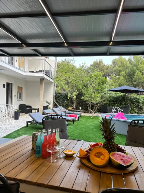 M&M Pelivan apartments with pool 1 - Image 1