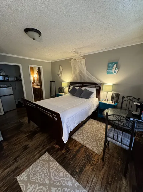 Private Suite at The Rue (#3) - Image 1