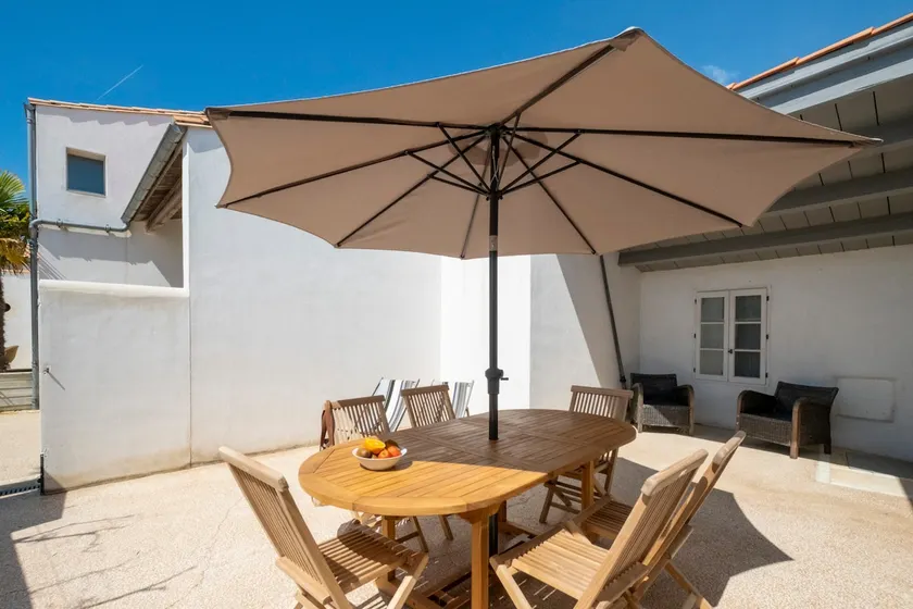 Large charming house in the heart of the village of Couarde close to the beaches ... - Image 1