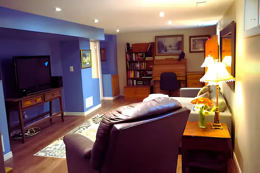 Charming Basement Apartment - Image 1