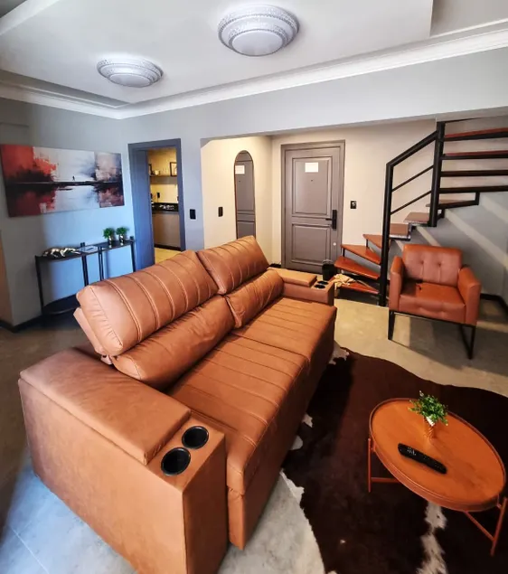 Excellent Duplex Apartment with 2 En-Suites in Downtown with Parking Space on the Main Avenue - Image 1