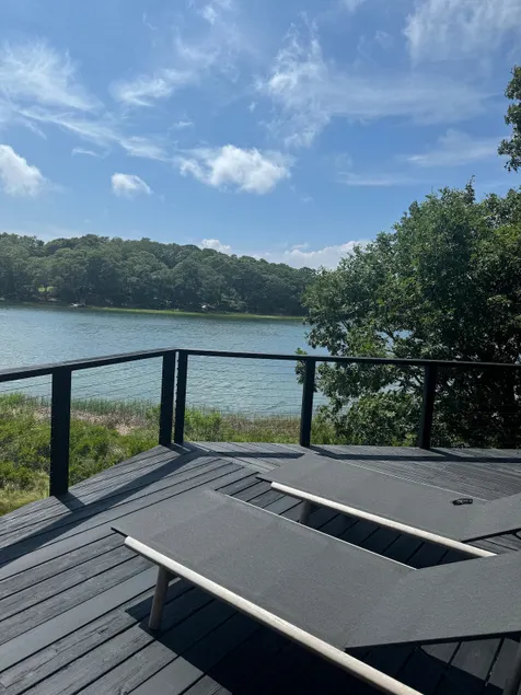 Privat Waterfront East Hampton Home - Image 1