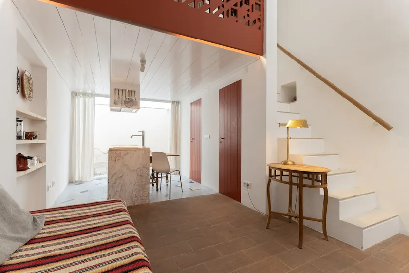 Castelo Mezzanine - Image 1