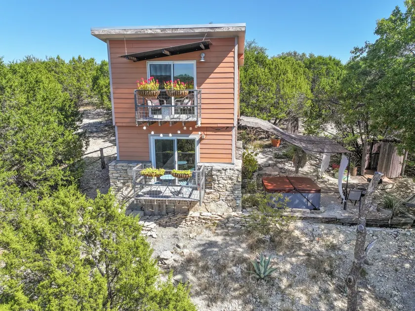 LA TOUR by Skybox Cabins - Image 1
