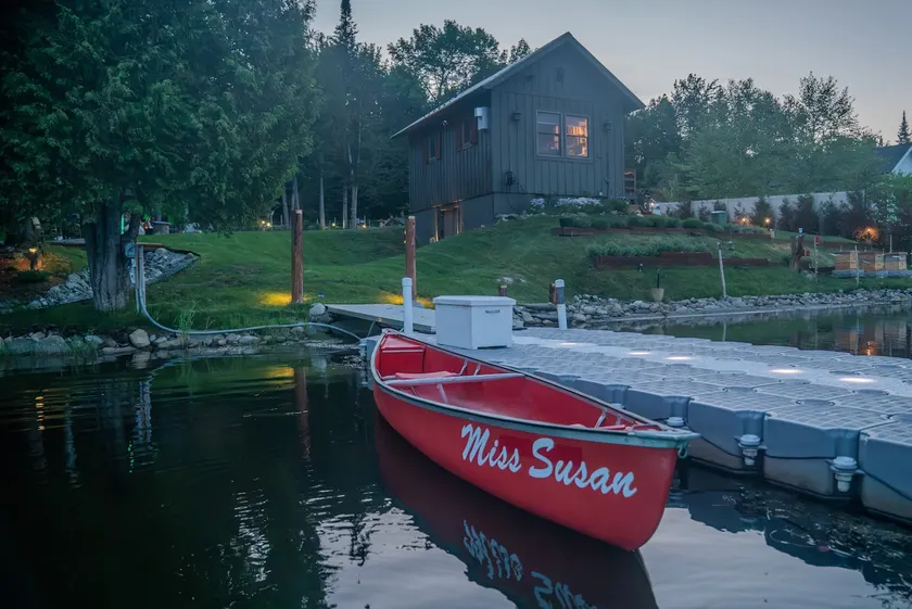 Vermont Waterfront Cottage - Image 1