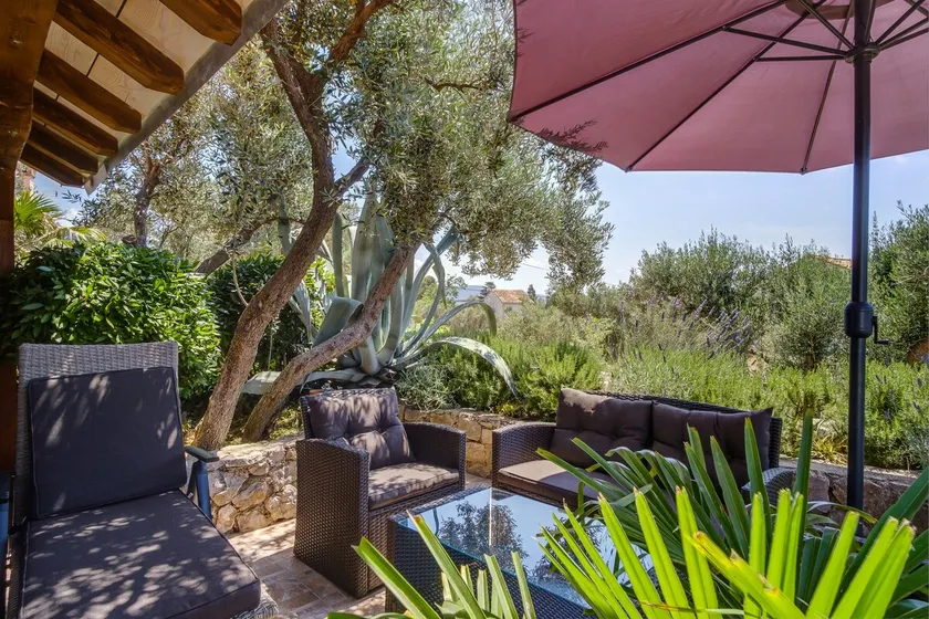 Homerez - Charming House in Martinšćica + Garden - Image 1
