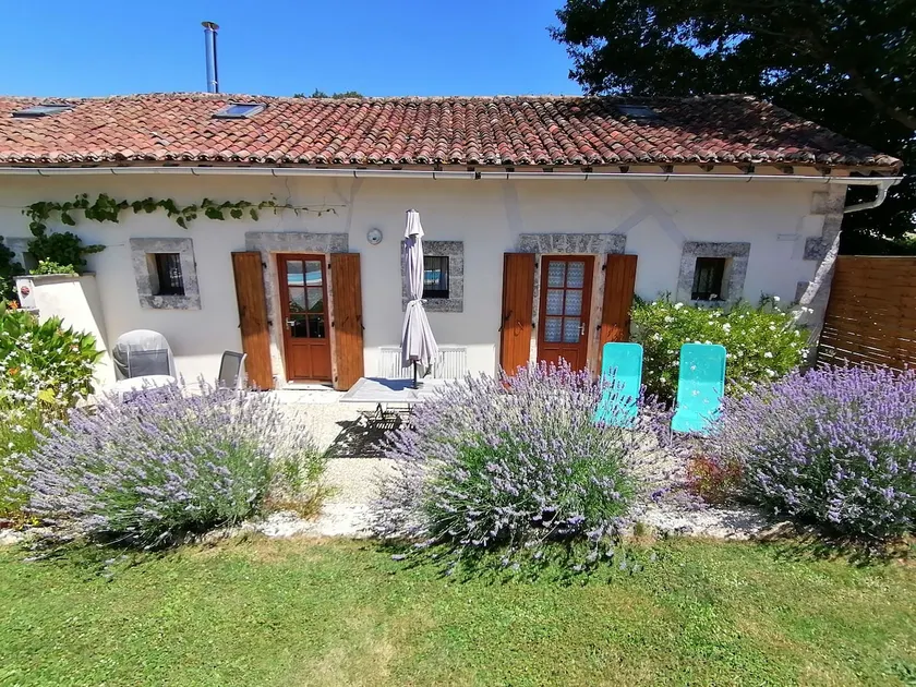 La Perdrix gite near Charroux, Civray & Ruffec - Image 1