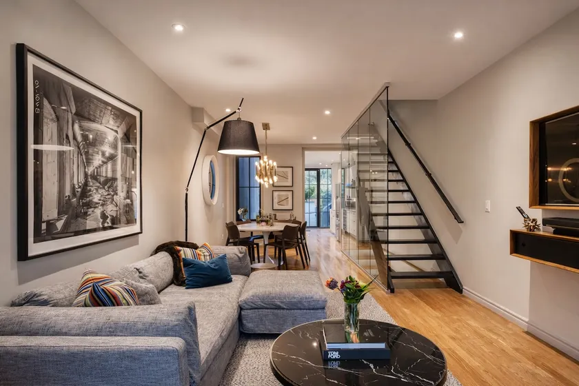 Stylish 1870s Home near Distillery District & Old Toronto - Image 1