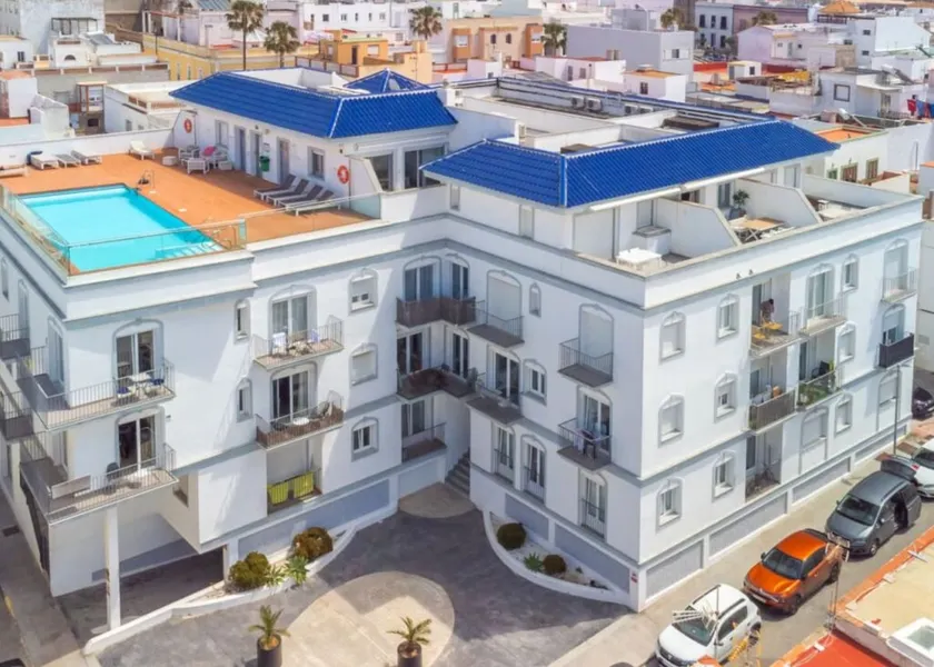 Laduna apartment, 2 bedrooms, parking, swimming pool - Image 1