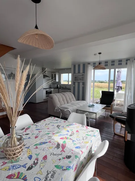 Nyt hus med stor have 700 m fra den lille havn og stranden - Image 1